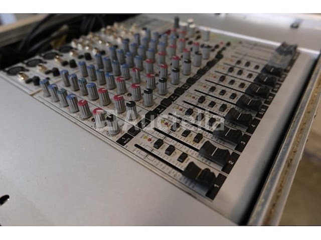 Behinger eurorack ub1622fx-pro mixer - afbeelding 6 van  6