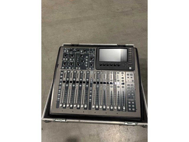Behringer - x32 compact - behringer x32 compact - afbeelding 1 van  3