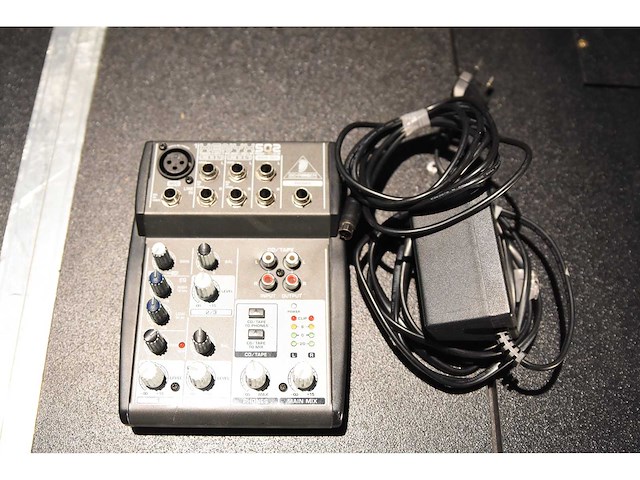 Behringer - xenyx 502 - analog mixing console - afbeelding 1 van  2