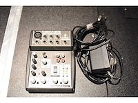 Behringer - xenyx 502 - analog mixing console - afbeelding 1 van  2