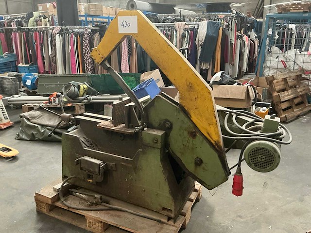 Behringer beugelzaagmachine - afbeelding 1 van  3