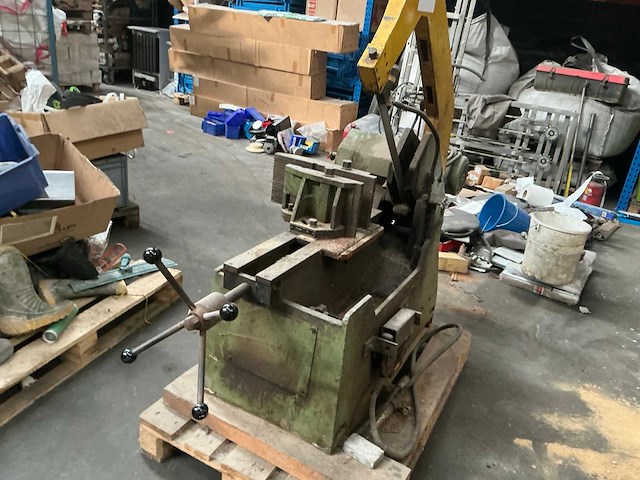 Behringer beugelzaagmachine - afbeelding 2 van  5