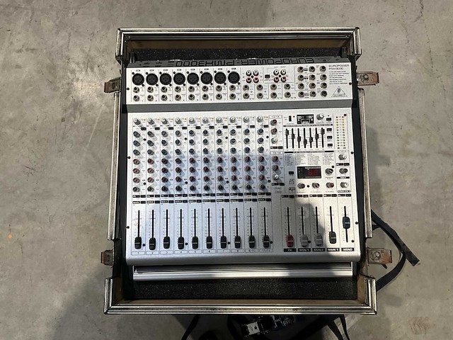 Behringer europower pmh 3000 mengpaneel - afbeelding 1 van  6