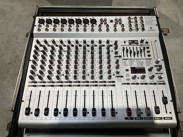 Behringer europower pmh 3000 mengpaneel - afbeelding 2 van  6
