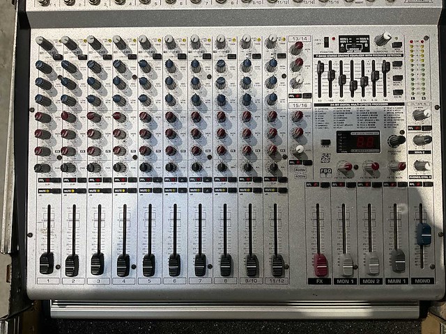 Behringer europower pmh 3000 mengpaneel - afbeelding 3 van  6