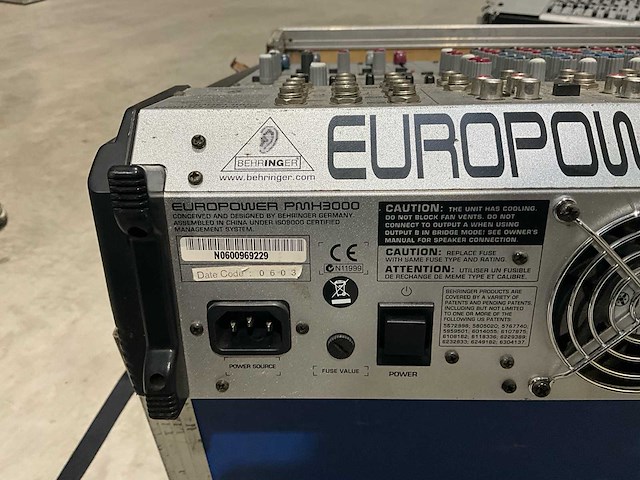 Behringer europower pmh 3000 mengpaneel - afbeelding 6 van  6
