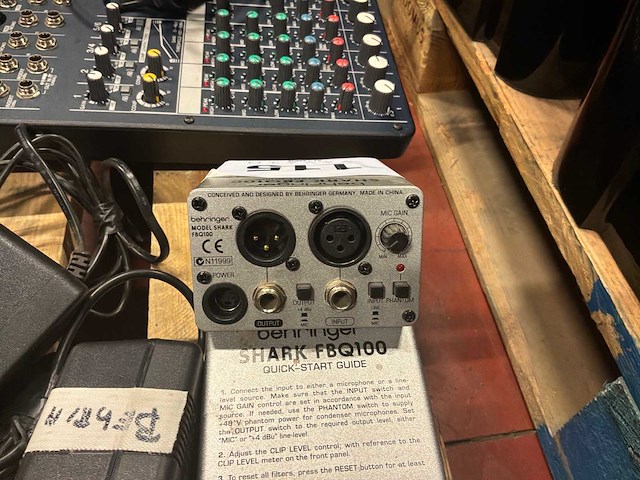 Behringer shark (2x) - afbeelding 1 van  3