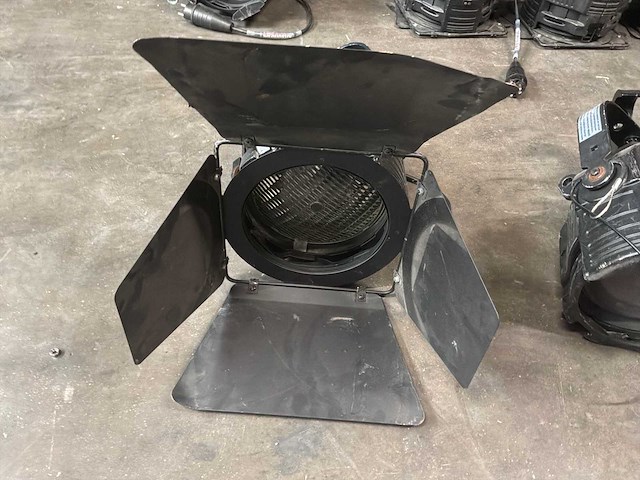 Behringer ultra door een projector van 1000 lots. door - afbeelding 4 van  9