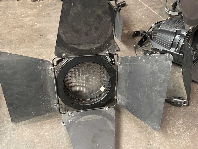 Behringer ultra door een projector van 1000 lots. door - afbeelding 6 van  10