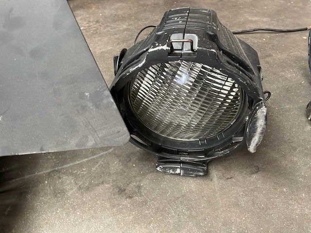 Behringer ultra door een projector van 1000 lots. door - afbeelding 10 van  10