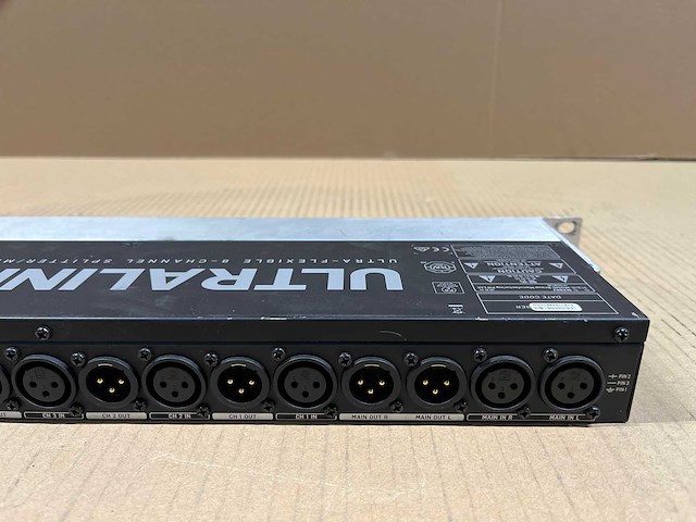Behringer ultra link pro mx882 ultra flexible 8-ch splitter/mixer - afbeelding 6 van  7