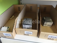 Behuizingen, schakelaars, drukknoppen, enzovoort. - afbeelding 14 van  24