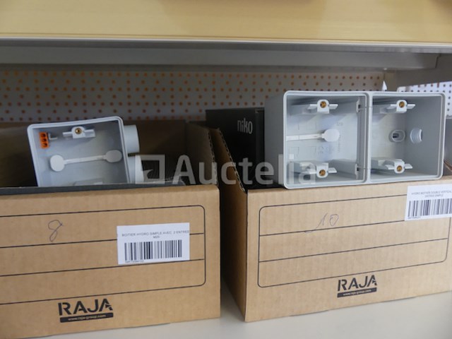 Behuizingen, schakelaars, drukknoppen, enzovoort. - afbeelding 18 van  24