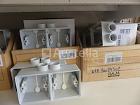 Behuizingen, schakelaars, drukknoppen, enzovoort. - afbeelding 20 van  24