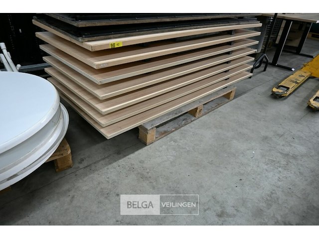 Beige klaptafels (7x) - afbeelding 1 van  2