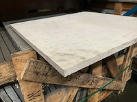 Beige natuursteen tuintegel (43x) - afbeelding 2 van  3