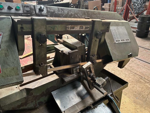 Beka-mak horizontale metalen bandzaag horizontale metalen bandzaag - afbeelding 5 van  19