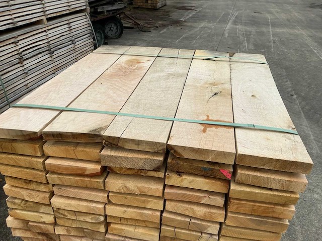 Bekantrechte eiken planken rustiek circa 0,8 m3 - afbeelding 4 van  5