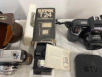 Bekijk beschrijving vintage camera's & cameraset – chinon, minolta, canon + accessoires - afbeelding 8 van  13