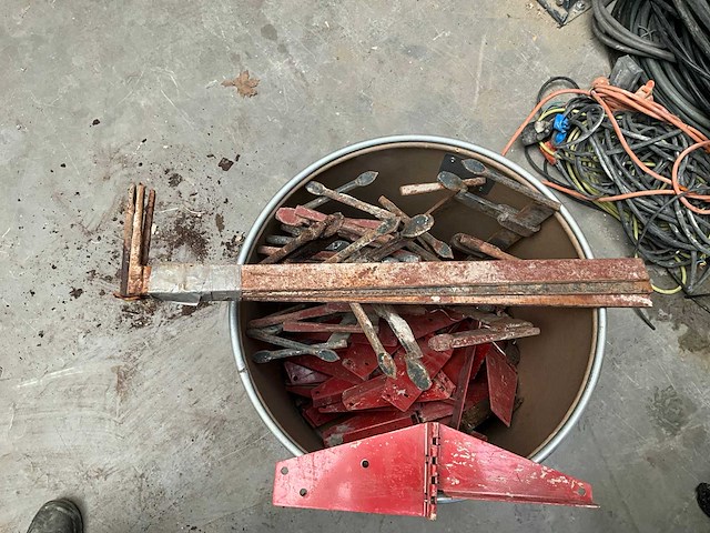 Bekistingsbalken (10x) + klemmen - afbeelding 6 van  8