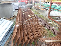 Bekistingsbanken en betonnen staven - afbeelding 2 van  6