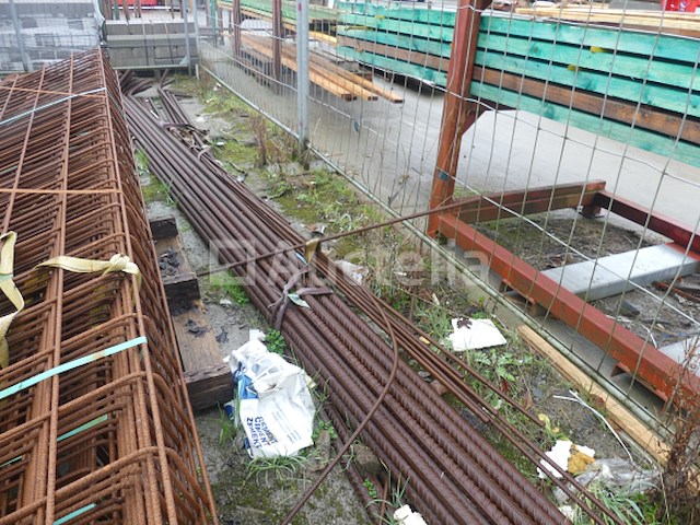 Bekistingsbanken en betonnen staven - afbeelding 3 van  6