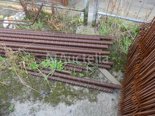 Bekistingsbanken en betonnen staven - afbeelding 5 van  6