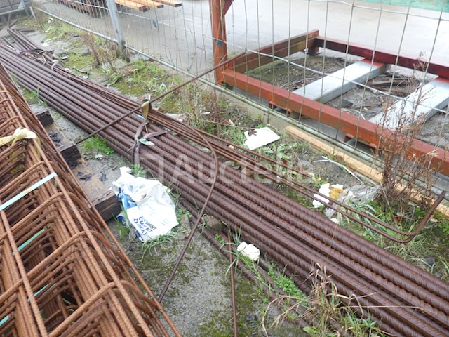 Bekistingsbanken en betonnen staven - afbeelding 6 van  6