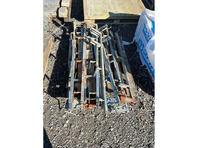 Bekistingsmateriaal - afbeelding 1 van  3