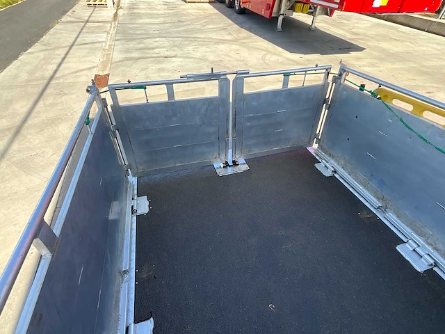 Bekkers 3 desk varkensoplegger ( van hool) - afbeelding 27 van  64