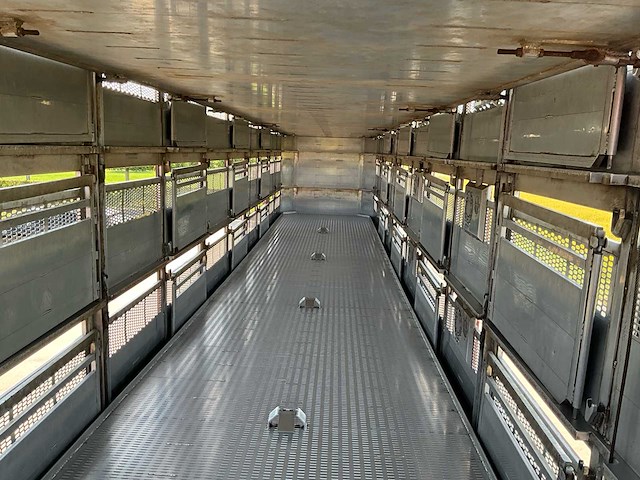 Bekkers 3 desk varkensoplegger ( van hool) - afbeelding 18 van  64