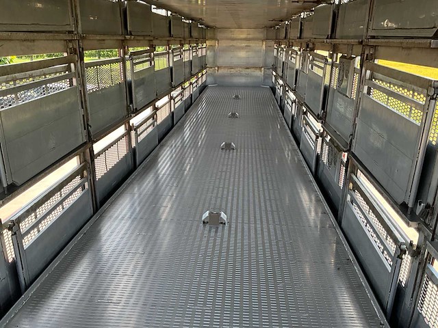 Bekkers 3 desk varkensoplegger ( van hool) - afbeelding 19 van  64