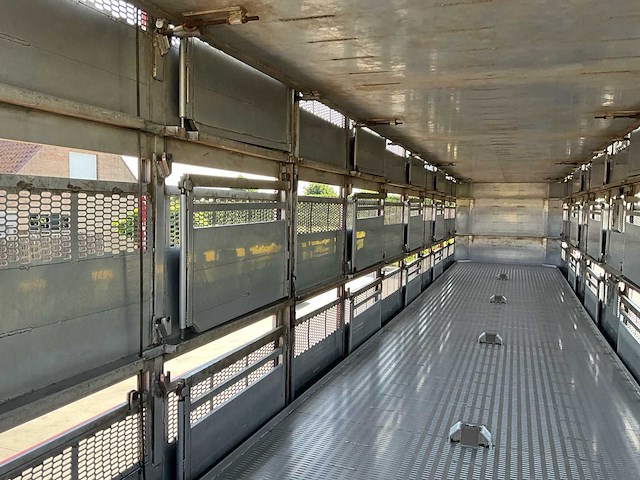 Bekkers 3 desk varkensoplegger ( van hool) - afbeelding 20 van  64