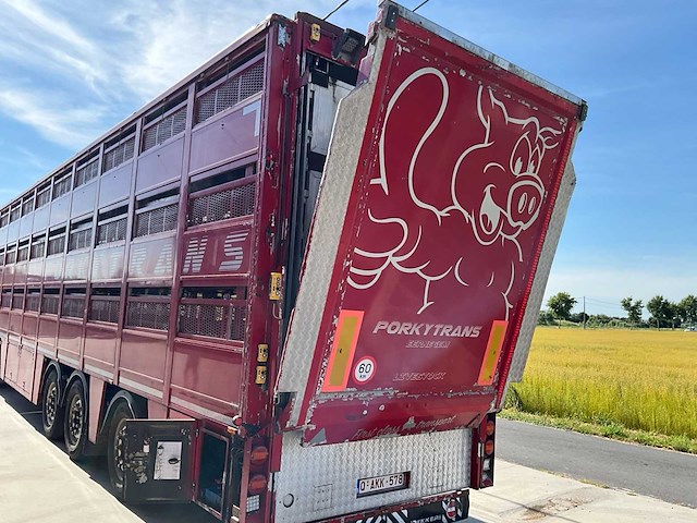 Bekkers 3 desk varkensoplegger ( van hool) - afbeelding 59 van  64