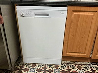 Beko dfn05311w losstaande vaatwasser - afbeelding 1 van  2