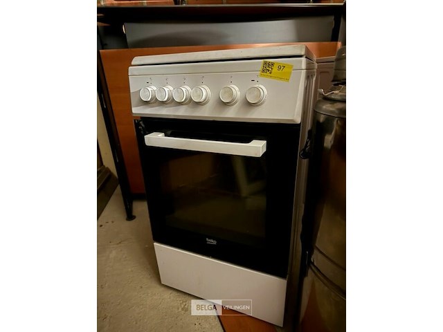 Beko electrisch fornuis met oven - afbeelding 1 van  3