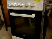 Beko electrisch fornuis met oven - afbeelding 1 van  3