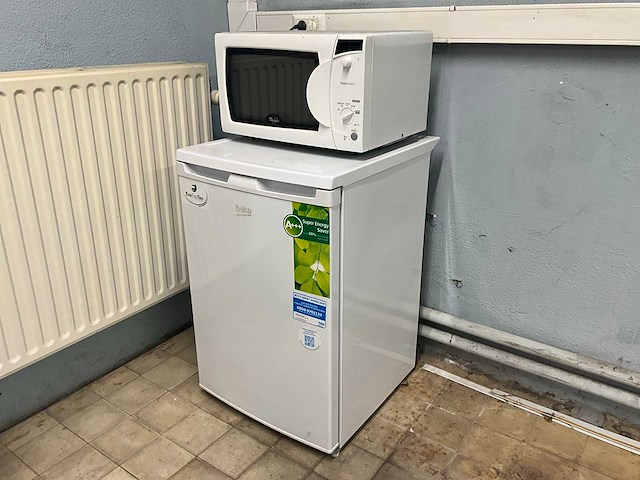 Beko koelkast + whirlpool magnetron - afbeelding 1 van  7