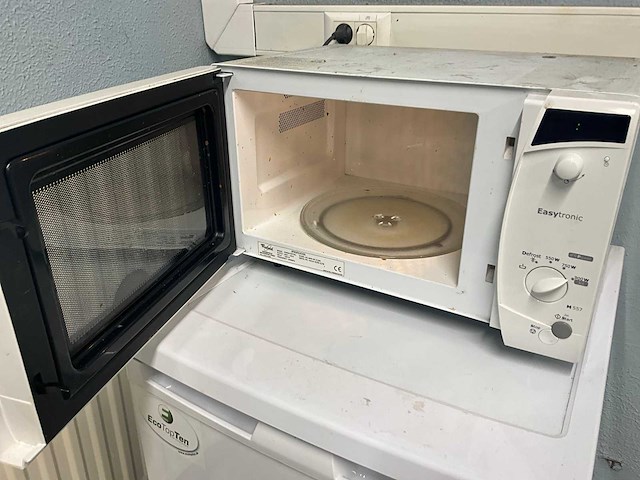 Beko koelkast + whirlpool magnetron - afbeelding 5 van  7