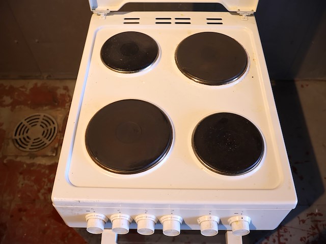 Beko oven met kookplaat - afbeelding 3 van  9