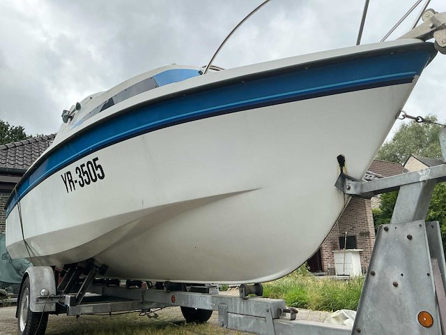 Bekro triara speedboot met cabine - afbeelding 4 van  17