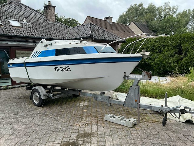 Bekro triara speedboot met cabine - afbeelding 13 van  17