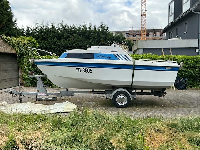 Bekro triara speedboot met cabine - afbeelding 9 van  16