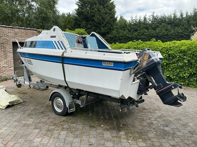 Bekro triara speedboot met cabine - afbeelding 10 van  16