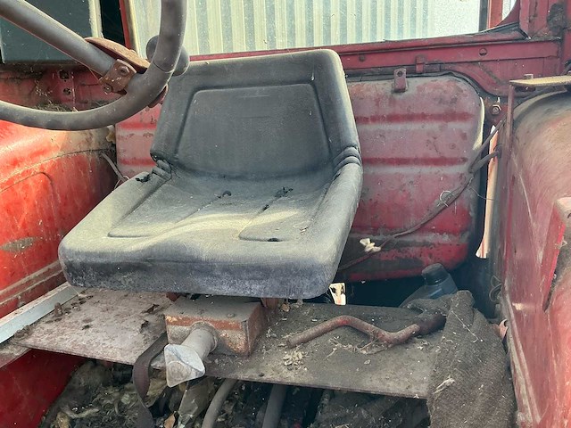 Belarus oldtimer tractor - afbeelding 18 van  20