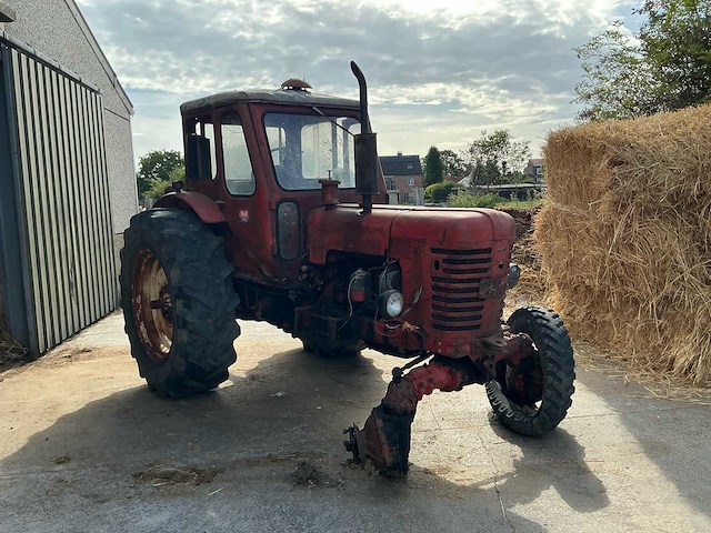 Belarus oldtimer tractor - afbeelding 2 van  20