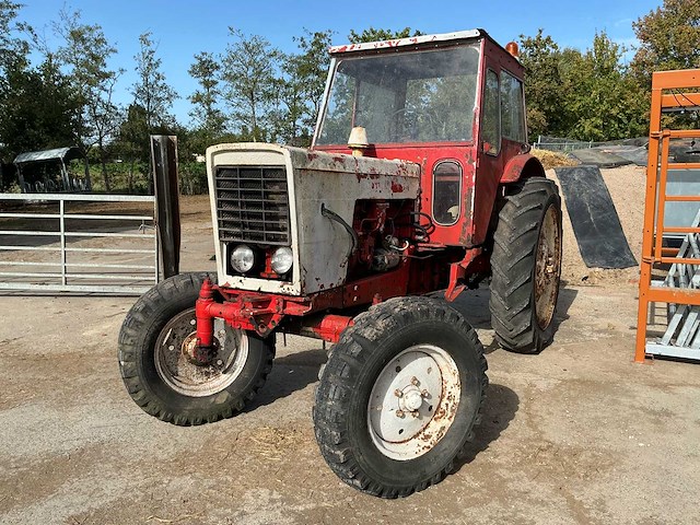 Belarus oldtimer tractor - afbeelding 1 van  17