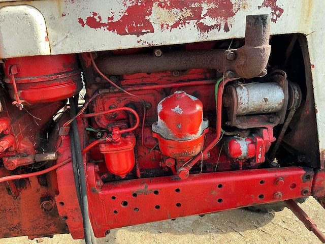 Belarus oldtimer tractor - afbeelding 3 van  17