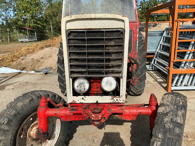 Belarus oldtimer tractor - afbeelding 6 van  17