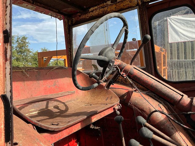 Belarus oldtimer tractor - afbeelding 8 van  17